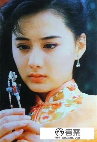 27年后《梅花烙》演员现状，女主陈德容情路坎坷，女配却幸福美满