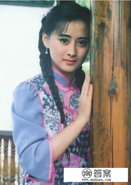 27年后《梅花烙》演员现状，女主陈德容情路坎坷，女配却幸福美满