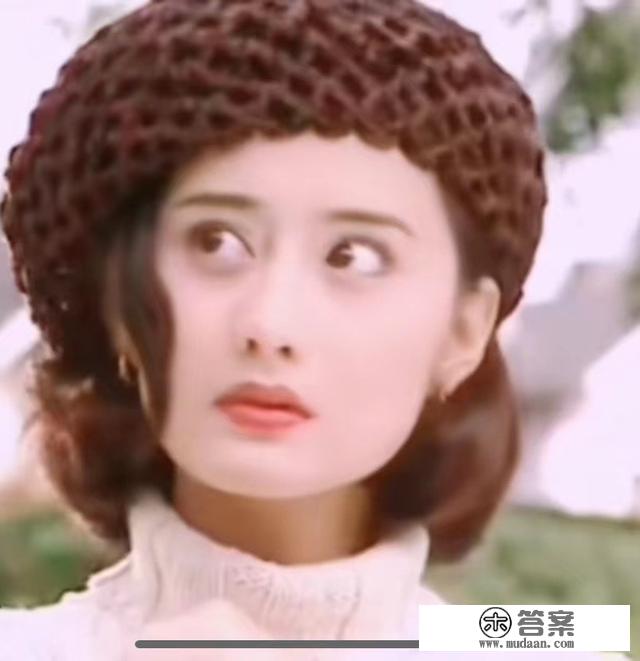 《梅花烙》过去30年，主演境况悬殊巨大，2句台词群演成最大赢家