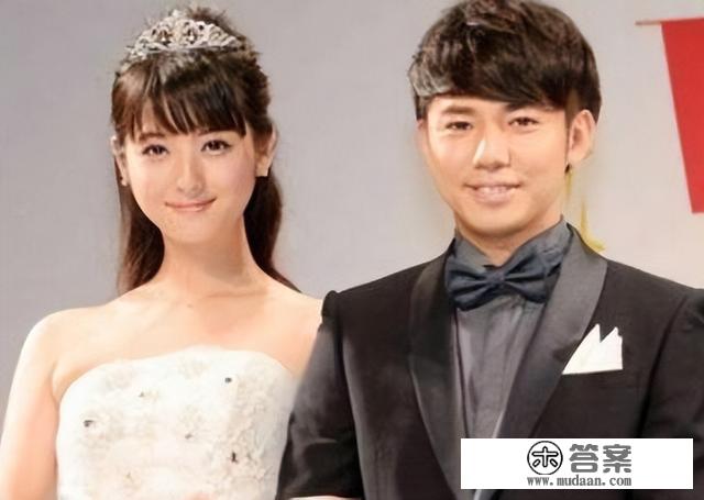 悲惨女神佐佐木希：幼年因父亲走上太妹路，如今丈夫让她颜面尽失