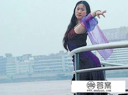 第一代网红芙蓉姐姐：被男友抛弃，未婚生子，在嘲笑中蜕变重生