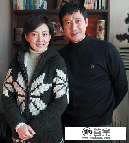 春节钉子户郭冬临有多任老婆，现任老婆保护太好，曾经也是位演员