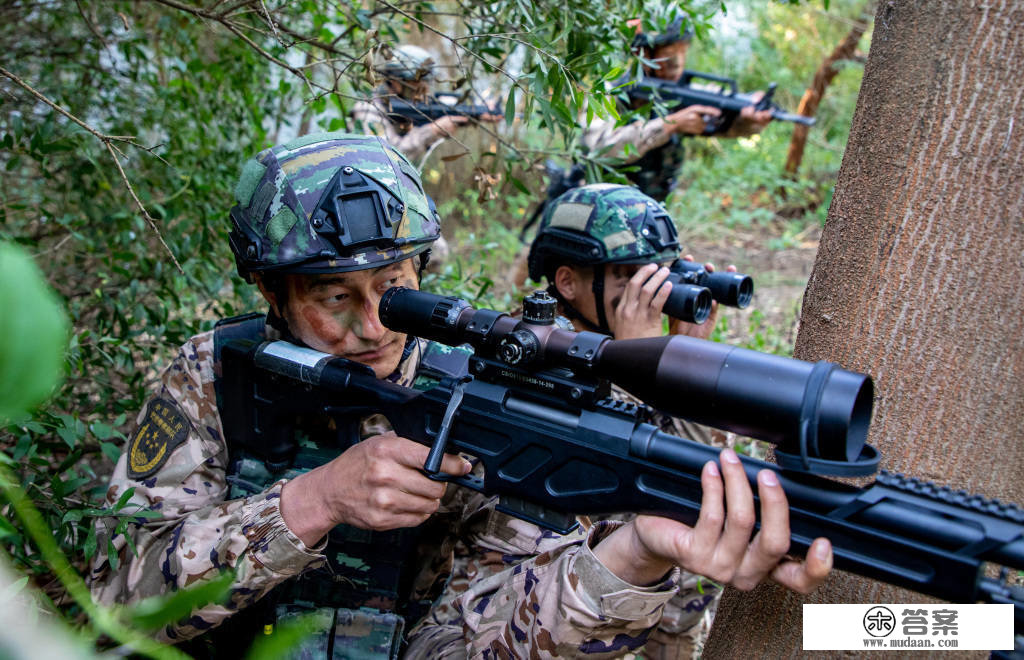 广西北海：武警开展实战化山林地反恐练习训练