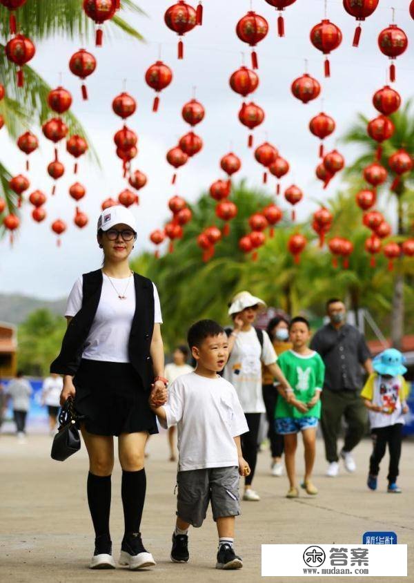 海南三亚：旅游市场升温