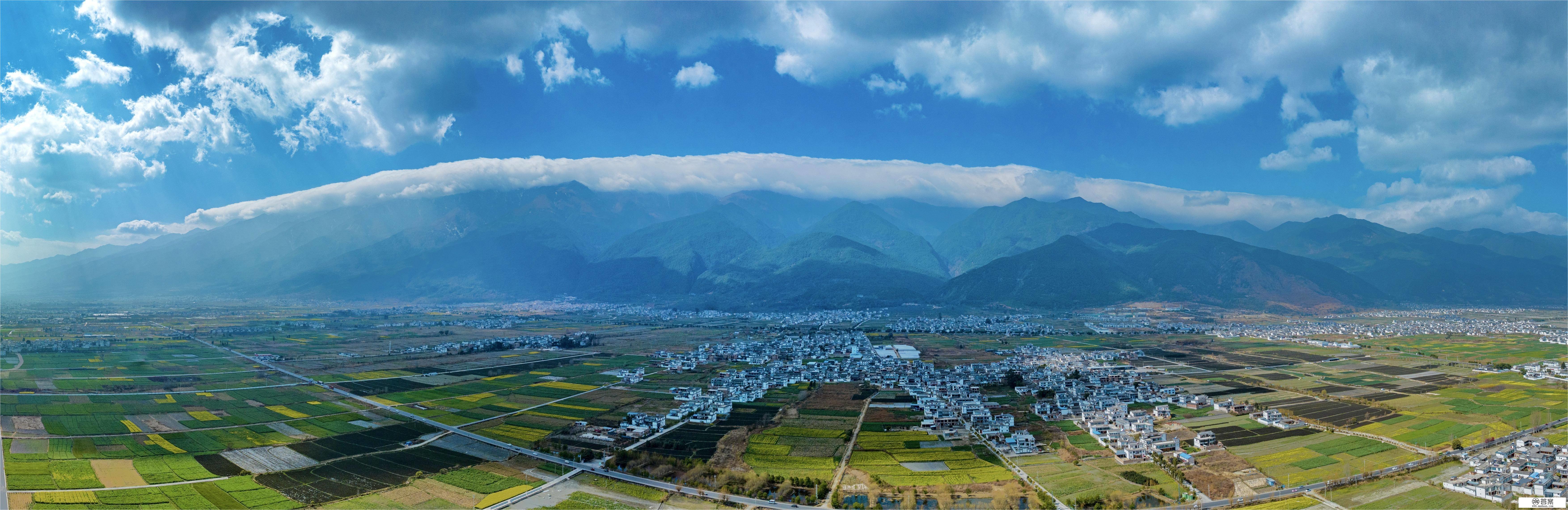 治愈！云南大理苍山顶现“云被”景不雅