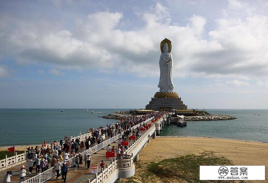 三亚旅游迎来客流顶峰 南山新春祈福游炽热