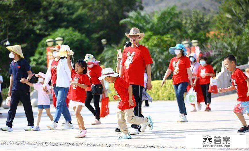 三亚旅游迎来客流顶峰 南山新春祈福游炽热