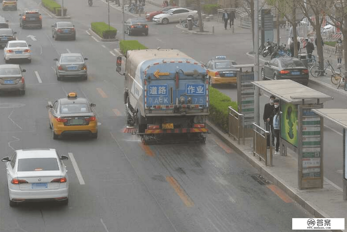 北京今天更高气温19℃，大气扩散前提和能见度较差