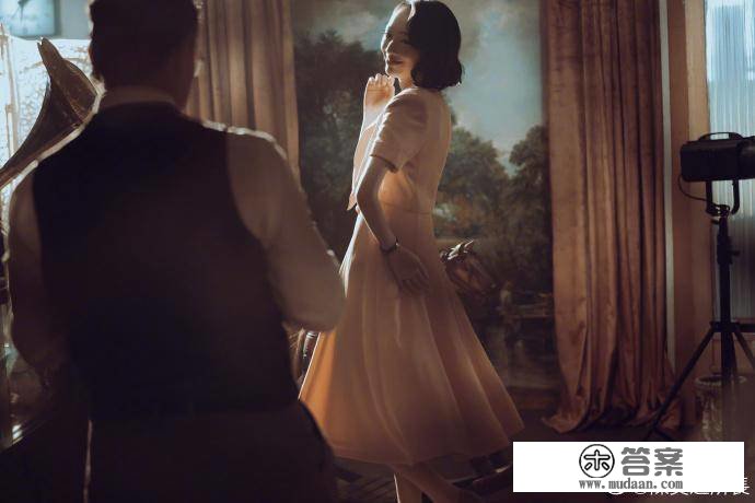 陈奕迅新歌《盲婚哑嫁》上线，MV亲身扮演老式拍照店老板