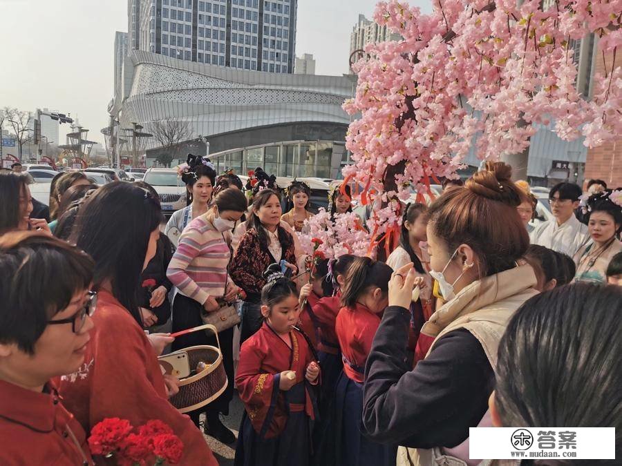 春日FUN花节|为城市女性告白，济宁银座女神节温暖献礼