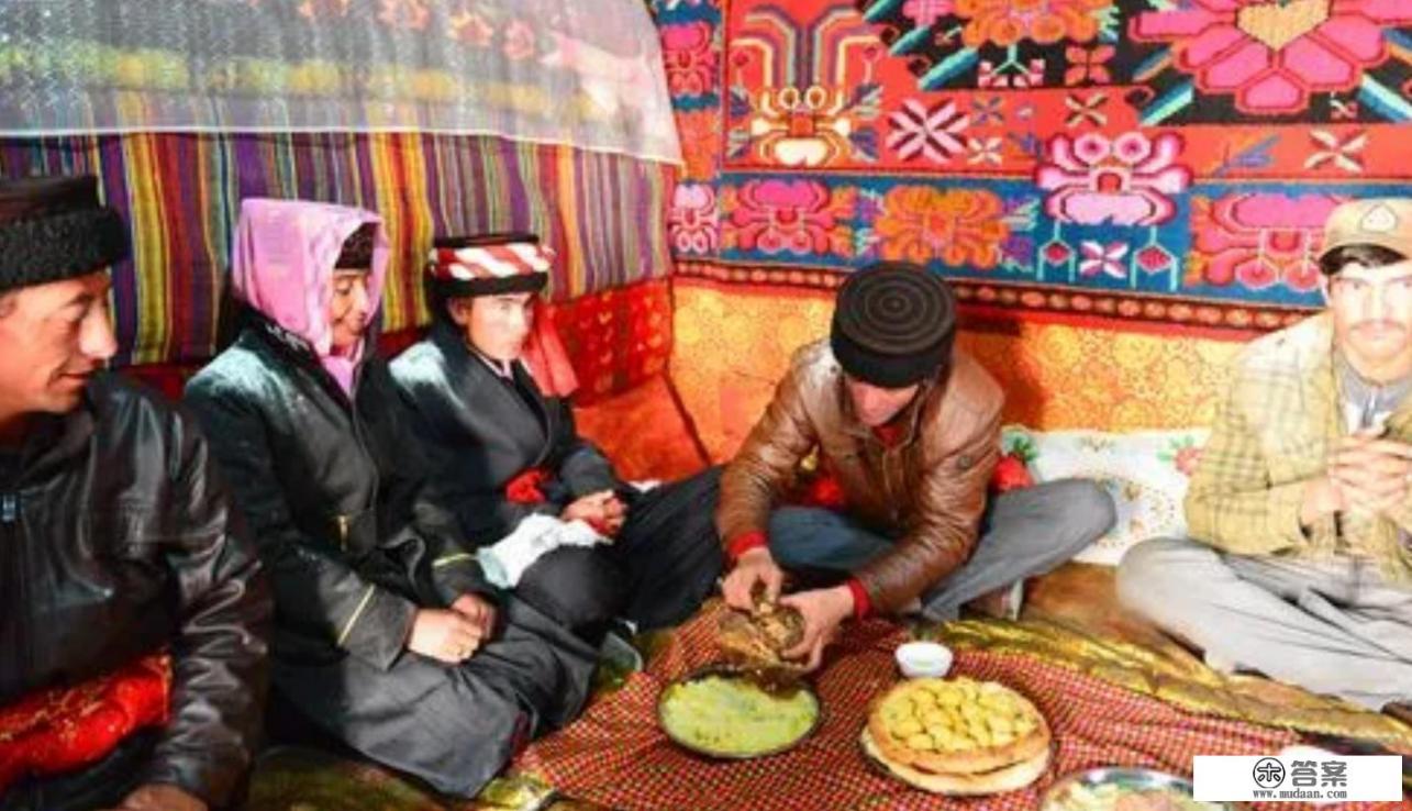 第一次去新疆，有什么风俗习惯需要注意的