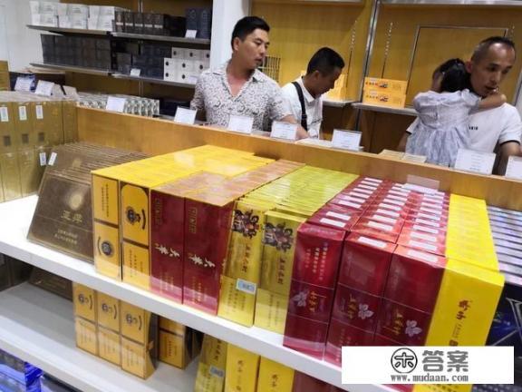 跟团游被导游强制进店购物怎么办