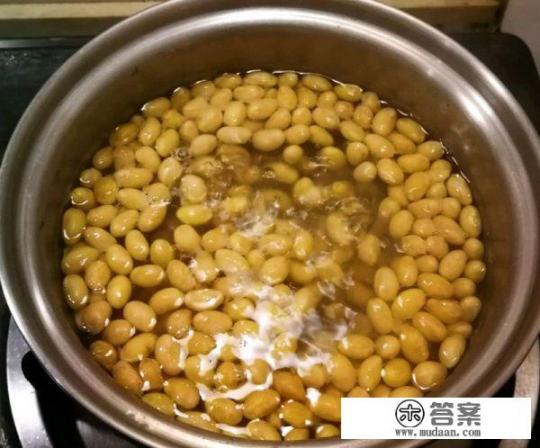 正宗黄豆酱油制作方法_自酿黄豆酱油做法