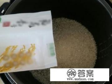 12张步骤图详解最基础版紫菜包饭的做法_紫菜包饭的做法大全图