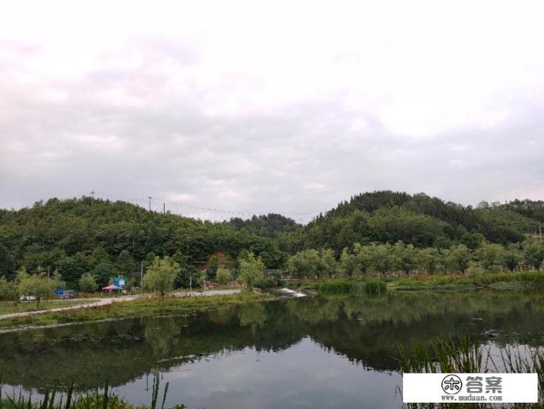 小山村，有山有水，有自然天成的狮子山像，适合开发为风景区吗_一直想去山清水秀的山村体验一下，有什么值得推荐的地方