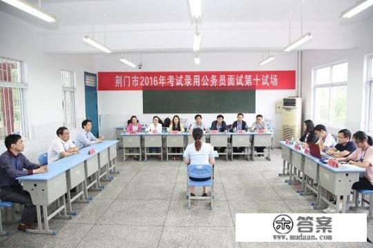 现如今这个社会，普通大学生毕业怎么立足_大学毕业应该去干什么，有哪些好的建议吗