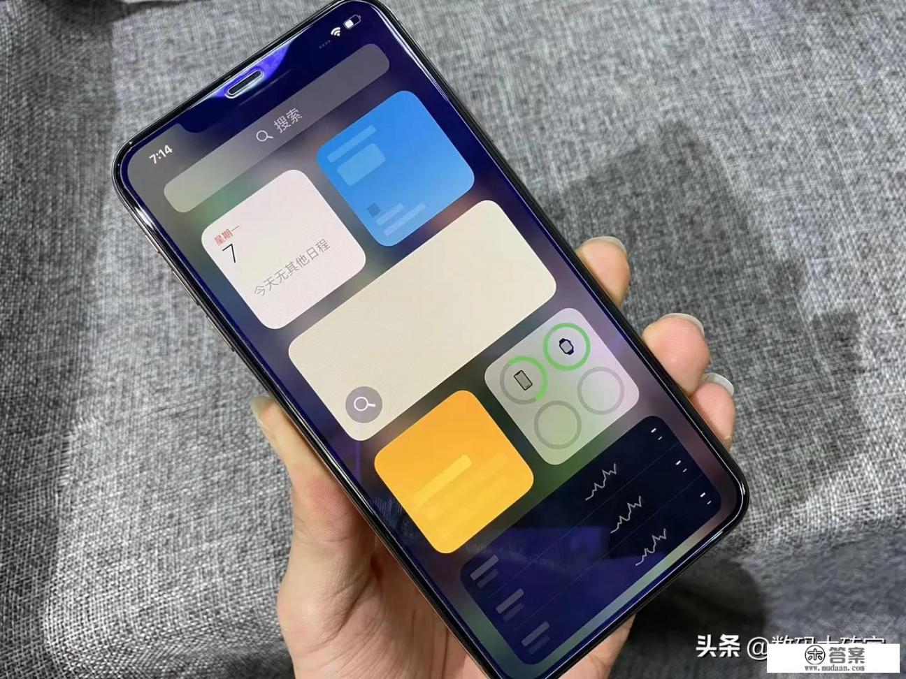 iPhone XS Max被曝重大缺陷，移动网络和Wifi接收太差，Intel该背锅吗？你怎么看_iPhone XS max的使用体验怎么样，闪屏严重吗，和iPhone 11比哪个值得购入