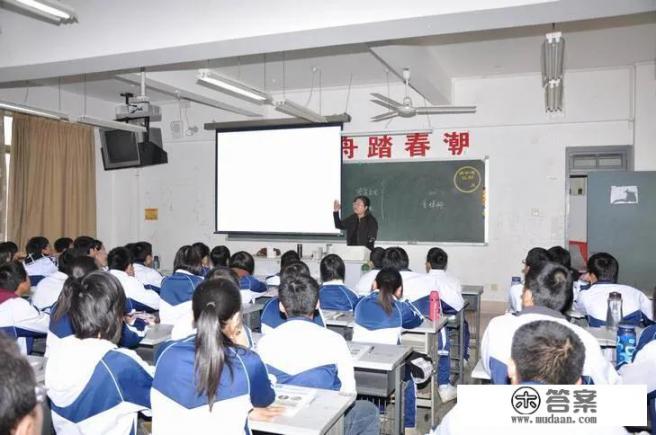 华中科技大学建设与城市规划学院怎么样？毕业后都去什么地方，月薪什么水平_我对目前学校教育感觉不好，我想自己建一所学校，要怎样准备