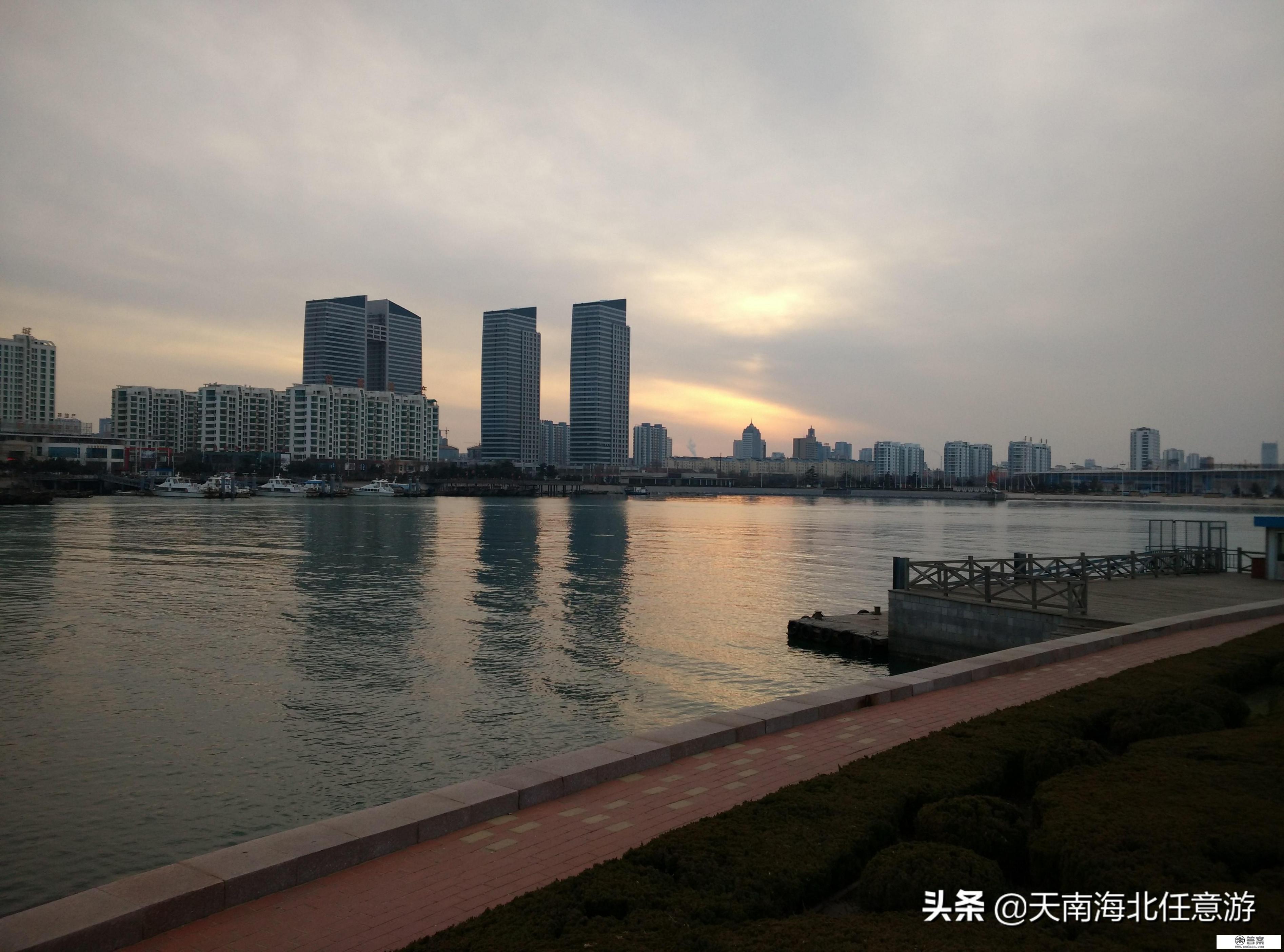 暑假带孩子去山东旅游，沿海城市除了青岛好玩，还推荐哪里_山东旅游，必须去的10个地方，是哪里