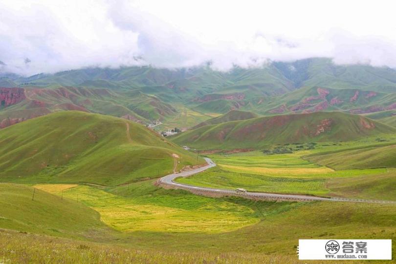 全家出游，是住酒店好还是住民宿好_家庭旅游的词语