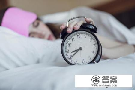 高中生晚上几点睡觉比较好_成人几点入睡最健康安全