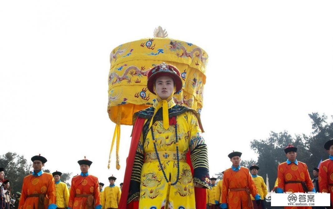 清朝领侍卫内大臣的官衔是几品？和九门提督有什么关系