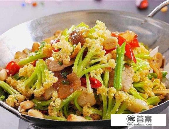 干锅花菜是下饭的神器，怎么做呢