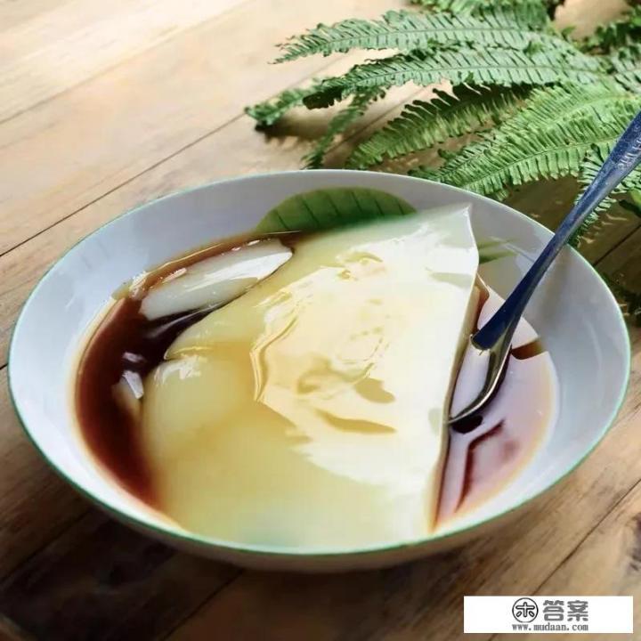 5 《蚊烟》、《夏日食物》、《蟋蟀》主要写了什么？