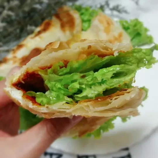 鸡蛋灌饼的做法