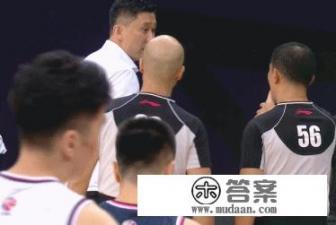 广东男篮23分输给浙江男篮，赵睿六犯胡明轩染红，杜锋输在哪儿？