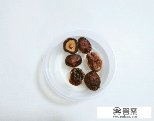 香菇炖鸡汤正宗做法？