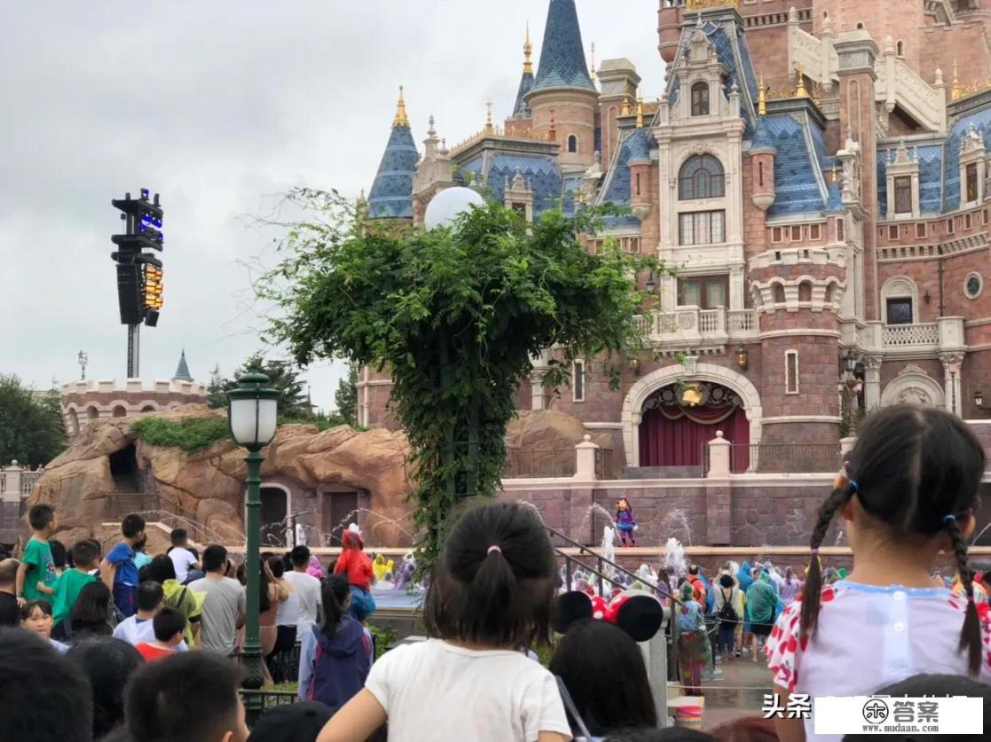 迪士尼翻包为什么没人管？