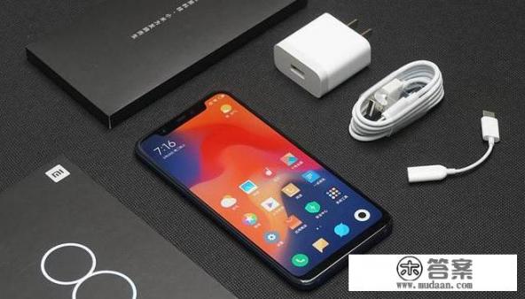 1799的小米8普通版和1999的屏幕指纹版选哪个?都是6+128,差了两百块钱? 1799的小米8普通版和1999的屏幕指纹版选哪个?都是6+128,差了两百块钱?