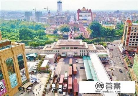 你觉得东北人去广西防城港定居怎么样？防城港这座城市怎样？