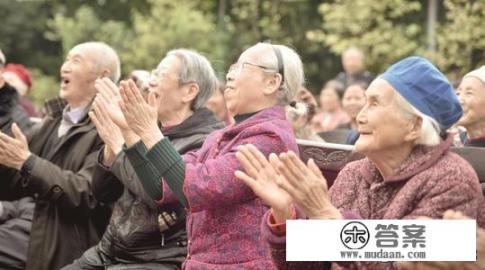 两个词，“老年”和“晚年”，请问有何异同？