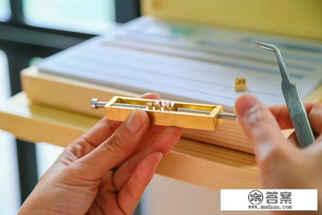 偶然看到一篇手工皮具的帖子，非常感兴趣，又不知道如何入手，需要准备哪些东西，这些东西在哪里可以买到？