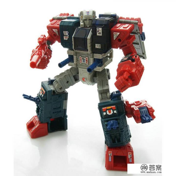 奥特曼玩具是几岁小孩玩的? 奥特曼玩具是几岁小孩玩的?