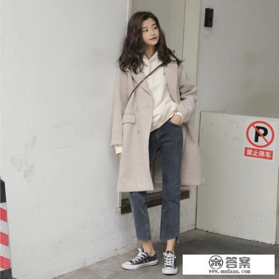 什么颜色的鞋子搭配蓝色裤子好看? 什么颜色的鞋子搭配蓝色裤子好看?