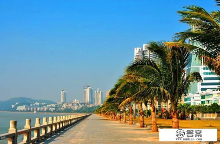 由珠海去澳门玩，参团好还是自由行好？帮我参谋参谋好吗？