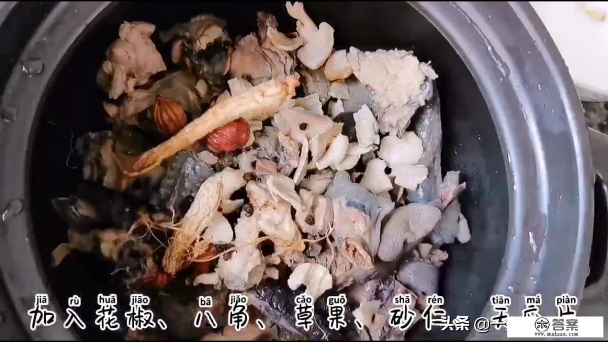 药膳鸡汤里面可以放干笋子吗？