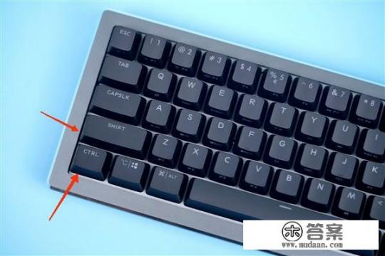 玩游戏时键盘老是打出字来怎么办？