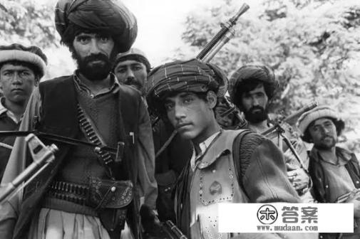 苏联为什么当年选择入侵阿富汗，而不是其它国家？