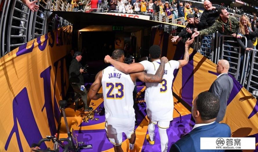 1997年湖人是被爵士横扫还是赢了一局,哪种说法是真的? 1997年湖人是被爵士横扫还是赢了一局,哪种说法是真的?