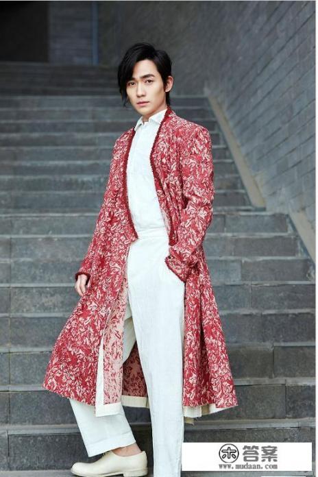 有什么小说是写男主暗恋女主，而女主却爱上别人的？