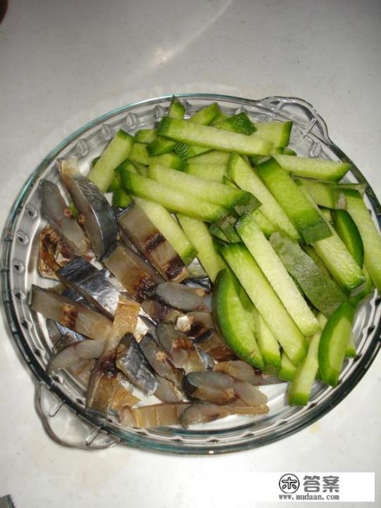 咸鲅鱼炖萝卜的做法? 咸鲅鱼炖萝卜的做法?