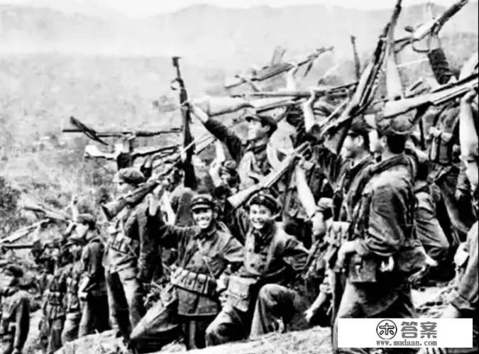 传统武器装备主要由什么要素构成？