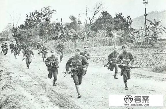 传统武器装备主要由什么要素构成？