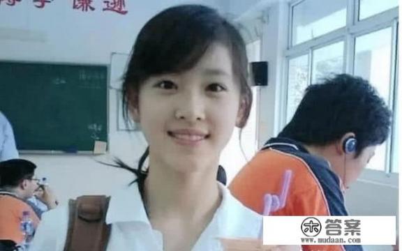 一个人失忆前爱上一个人，失忆后又爱上了一个人，那么他恢复记忆后最终会怎么选择？