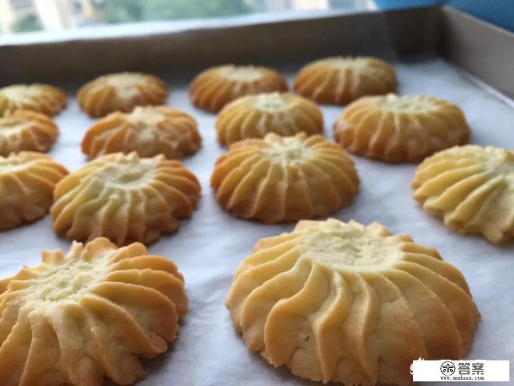 如何做黄油曲奇饼干? 如何做黄油曲奇饼干?