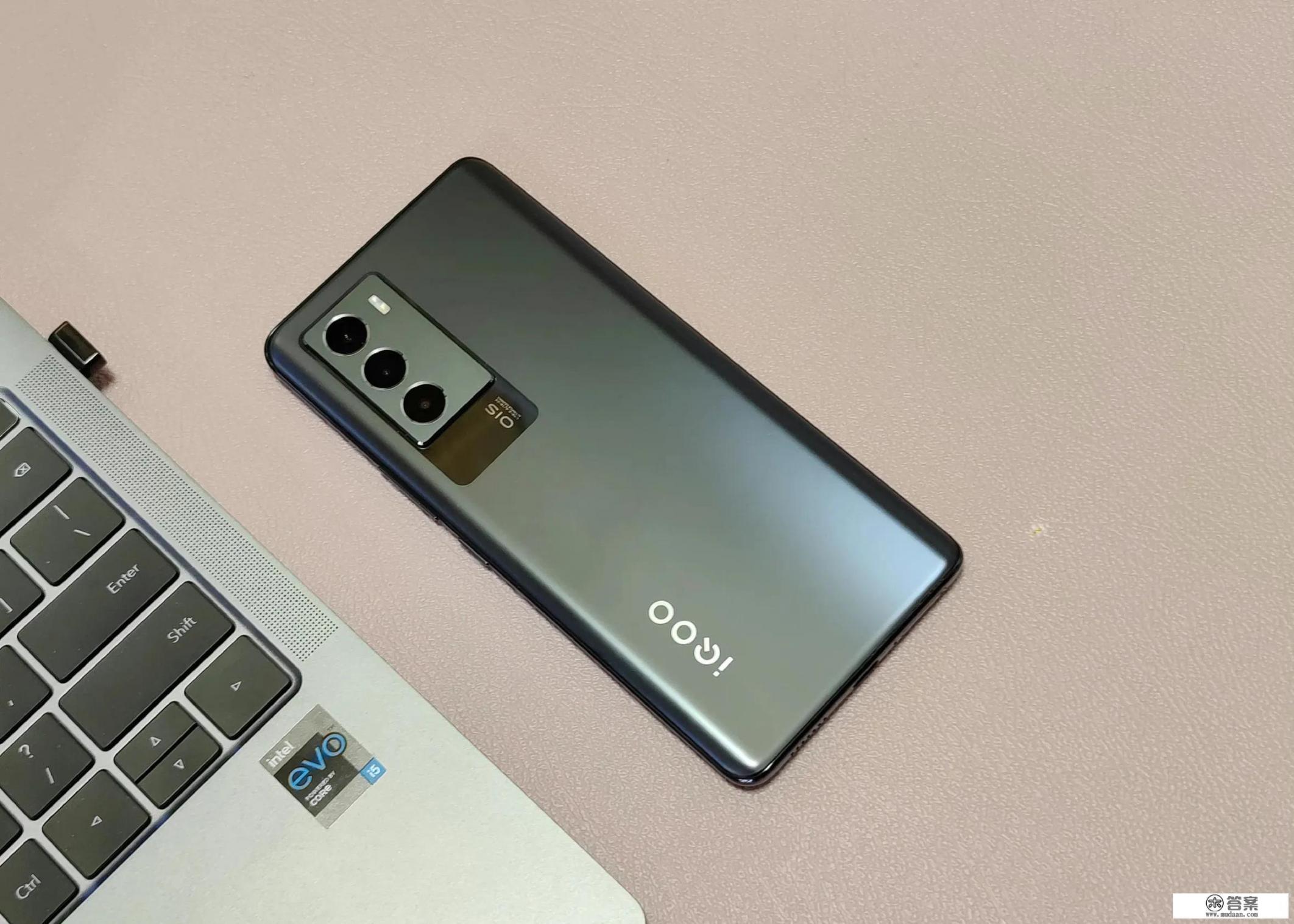 2000左右华为手机哪款性价比高？